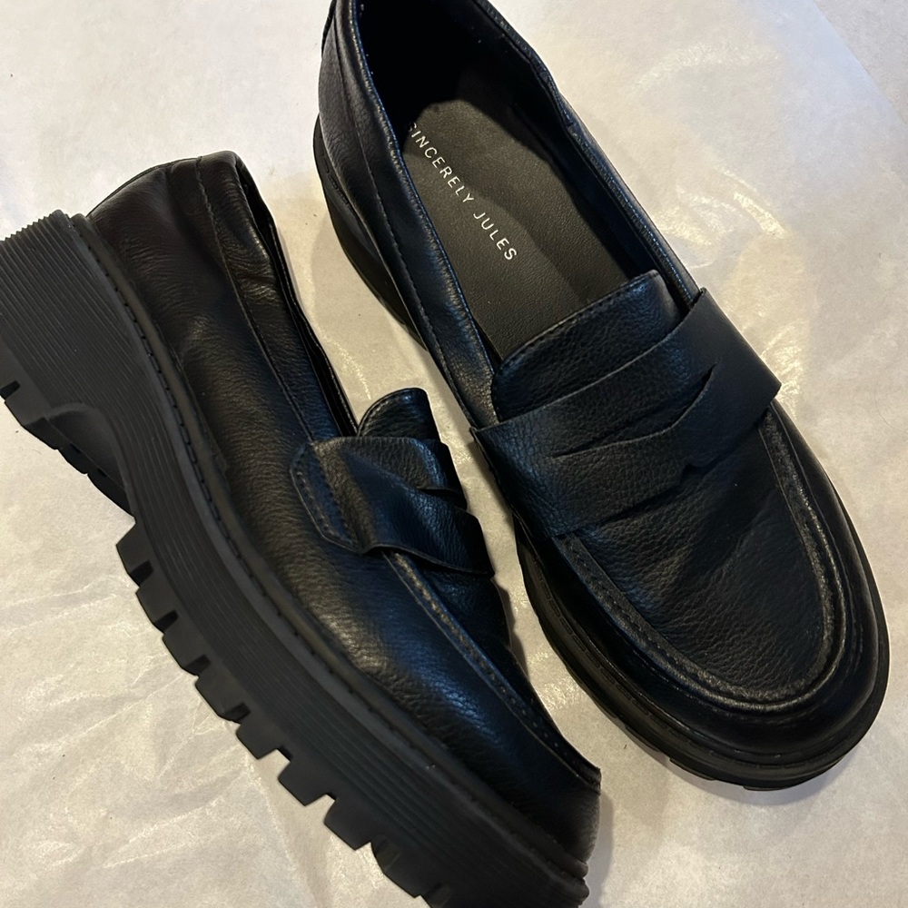 LOAFERS BARELY WORN